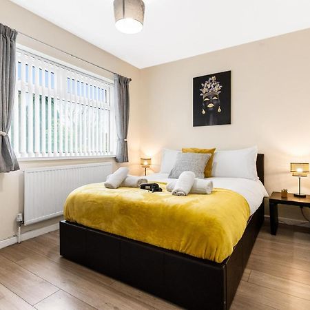 Off Road Parking, Garden, Tv'S In Bedrooms Morriston Экстерьер фото