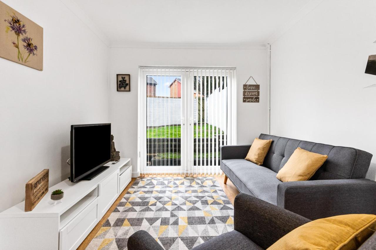 Off Road Parking, Garden, Tv'S In Bedrooms Morriston Экстерьер фото