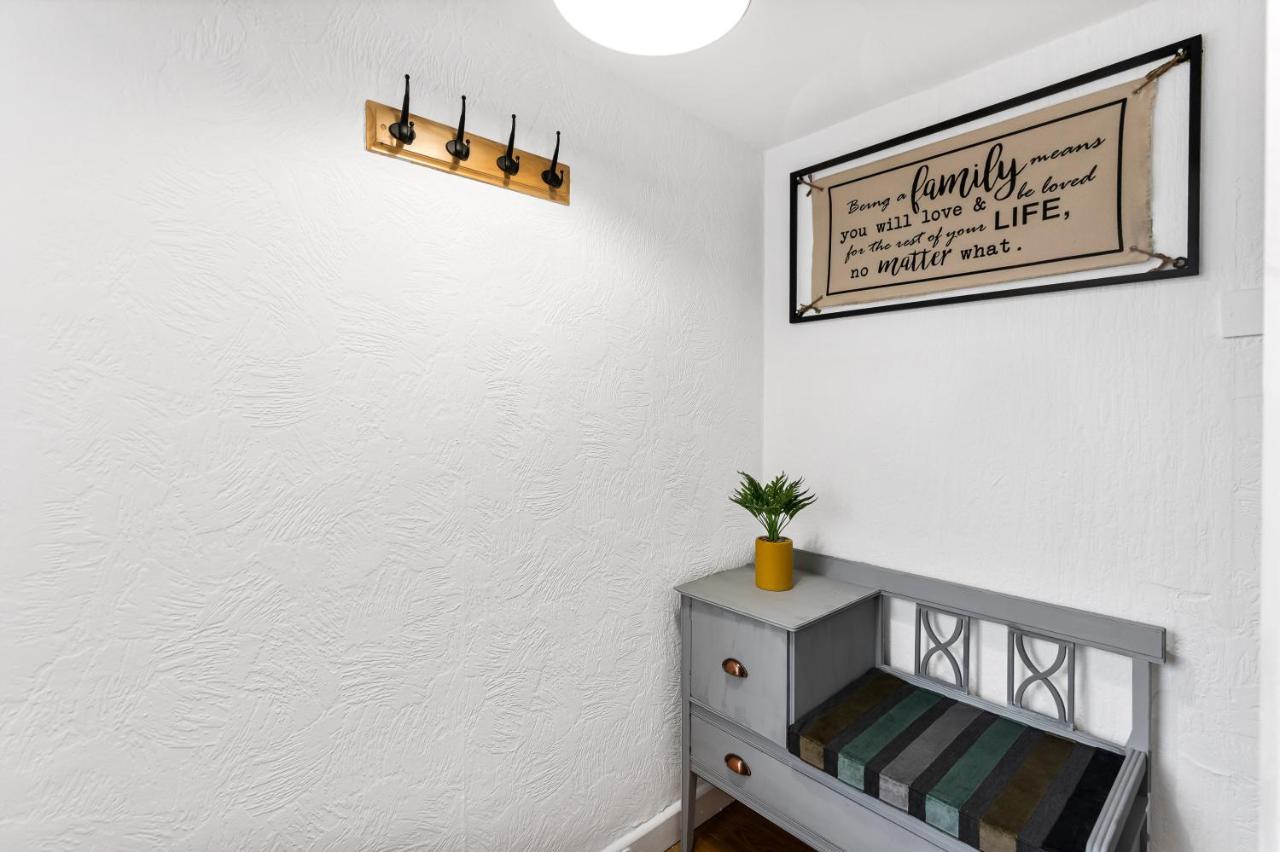 Off Road Parking, Garden, Tv'S In Bedrooms Morriston Экстерьер фото